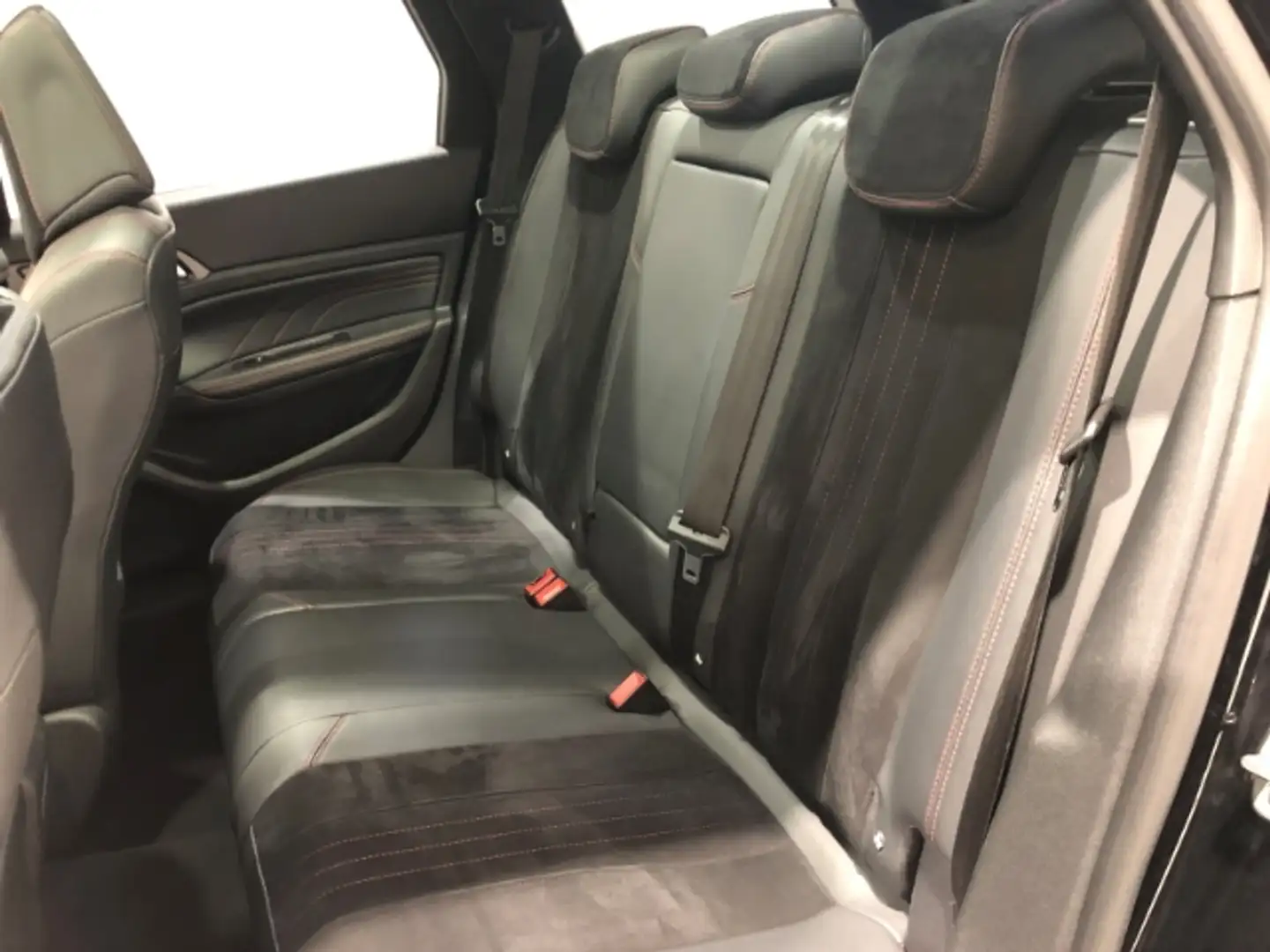 Vehicle image, number 8