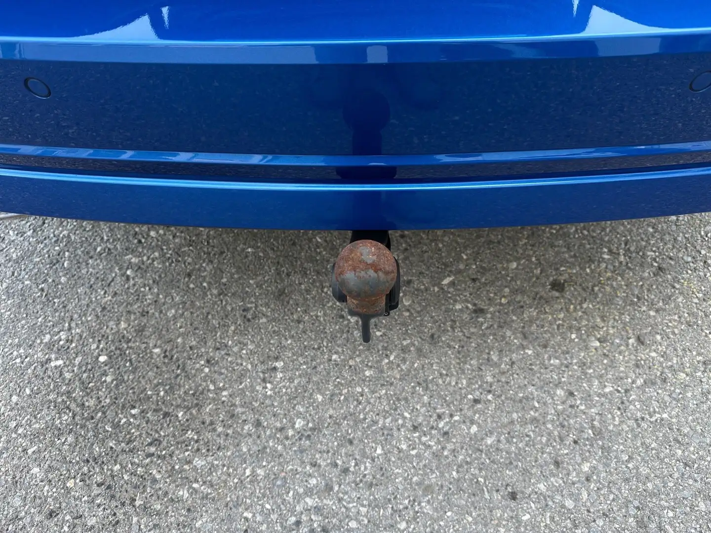 Vehicle image, number 12