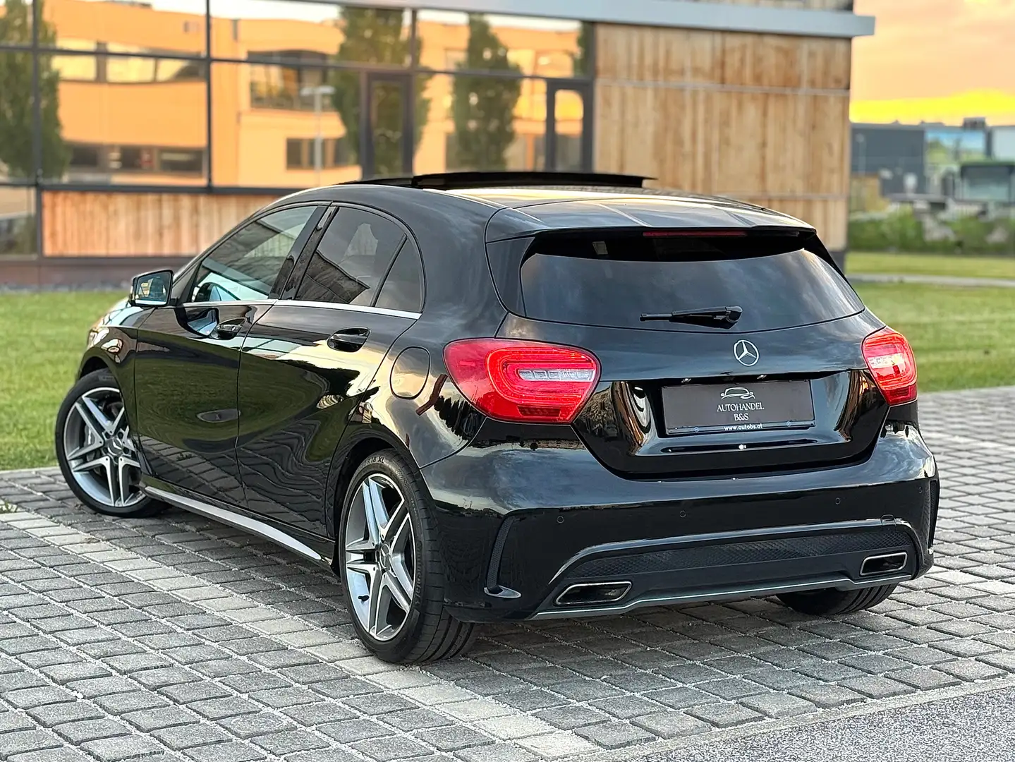 Vehicle image, number 3