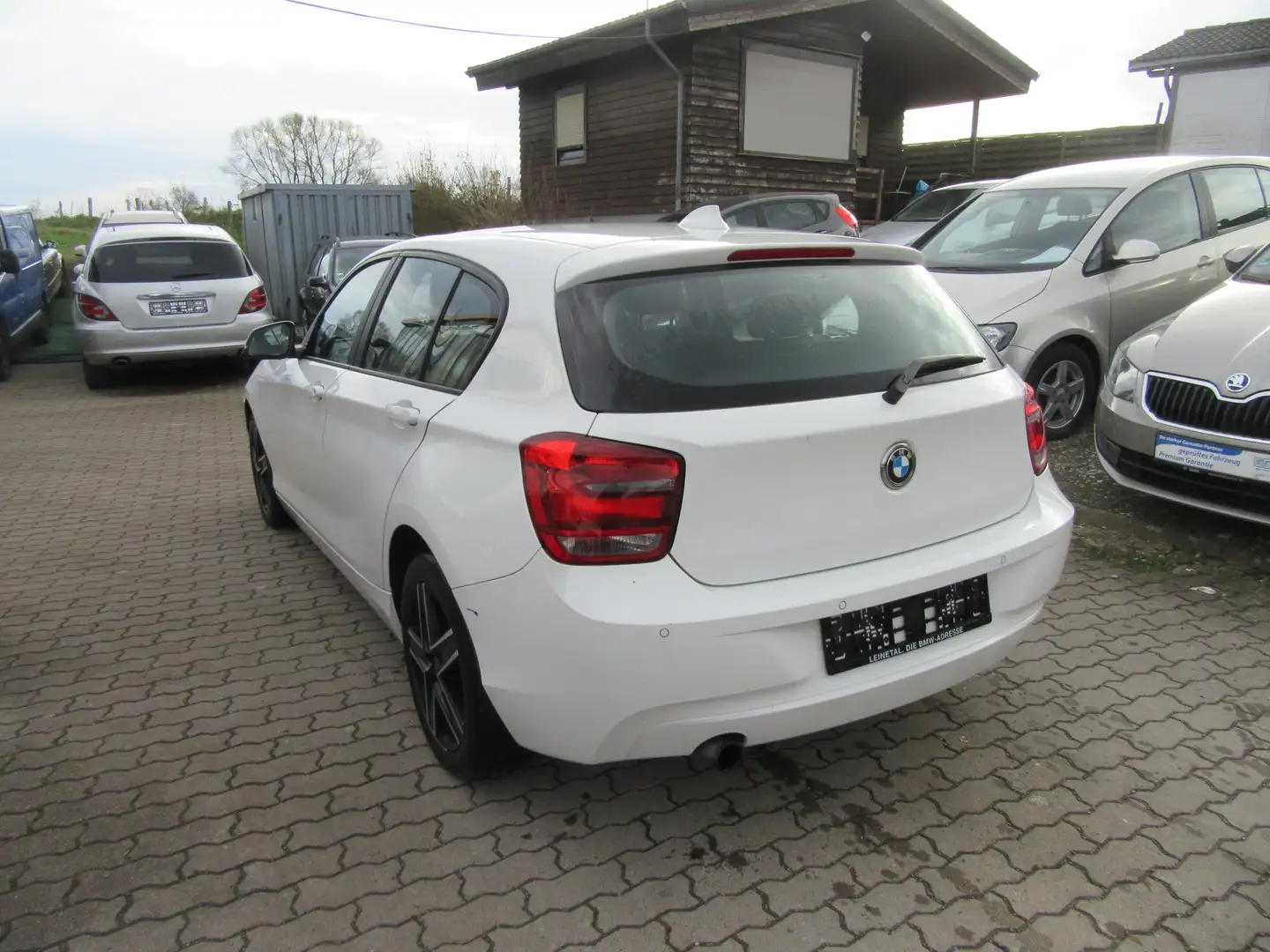 Vehicle image, number 8