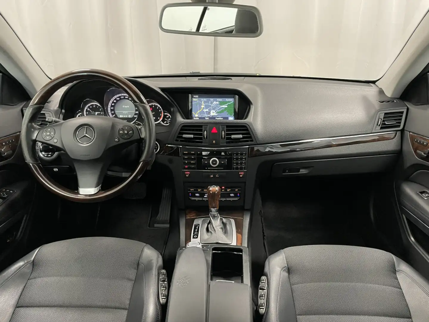 Vehicle image, number 12