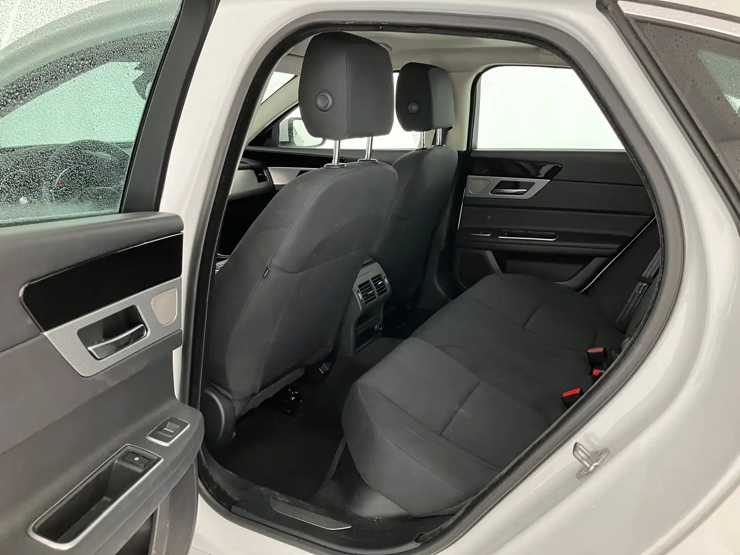 Vehicle image, number 12