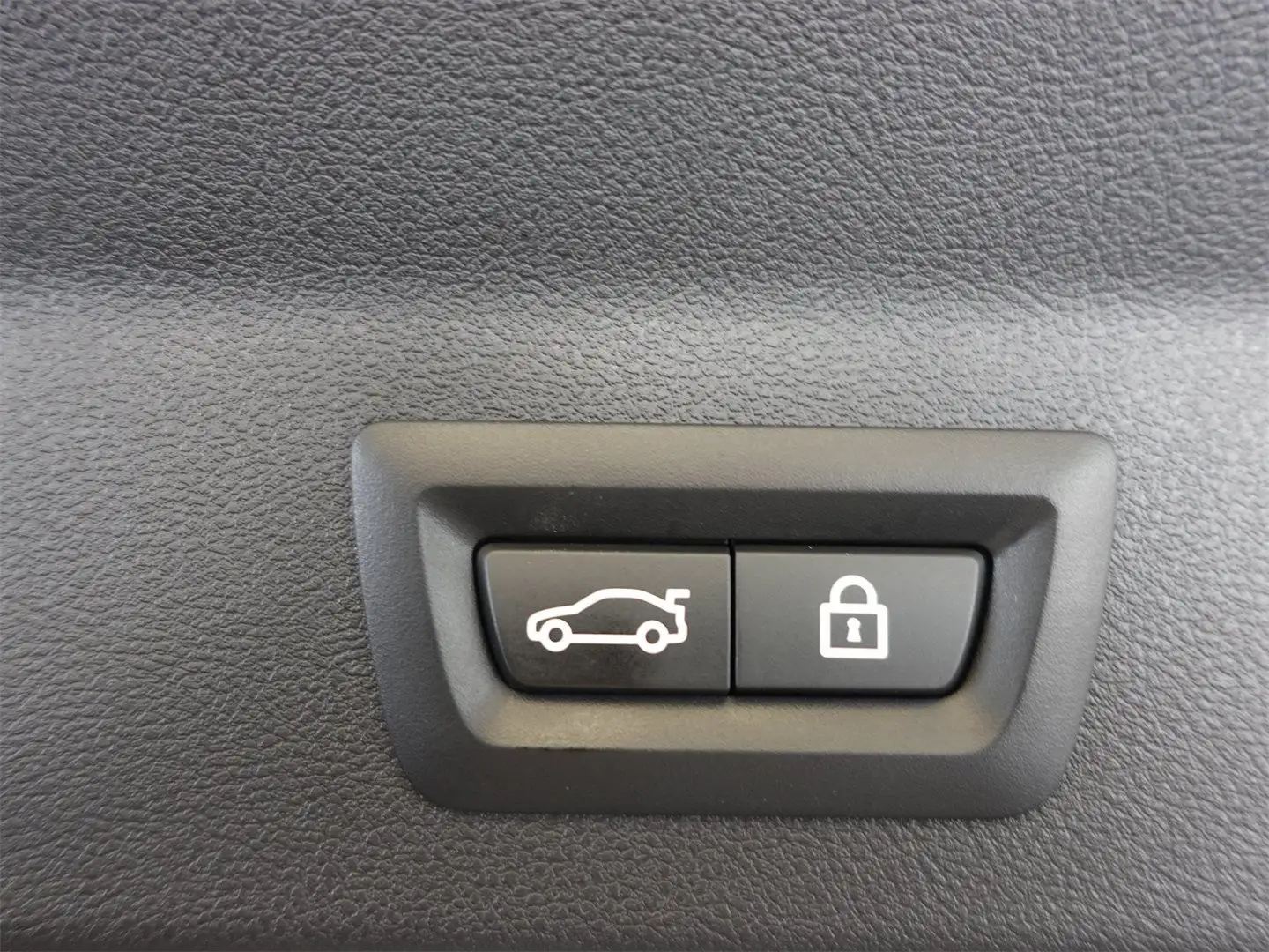Vehicle image, number 14