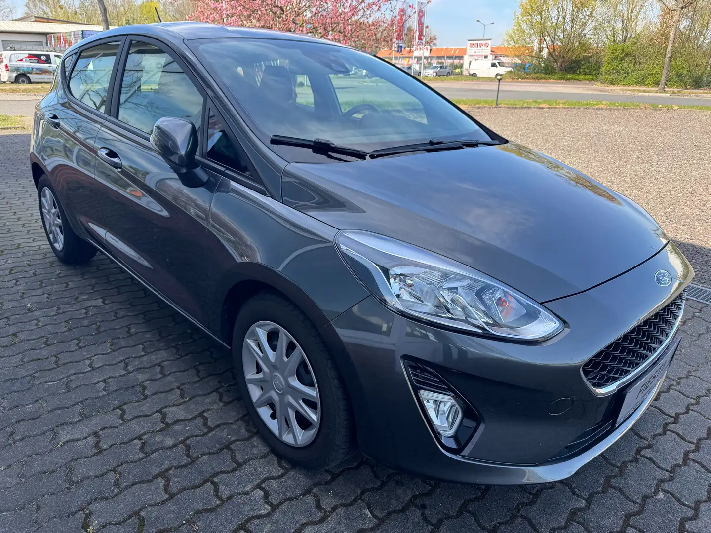 Vehicle image, number 5