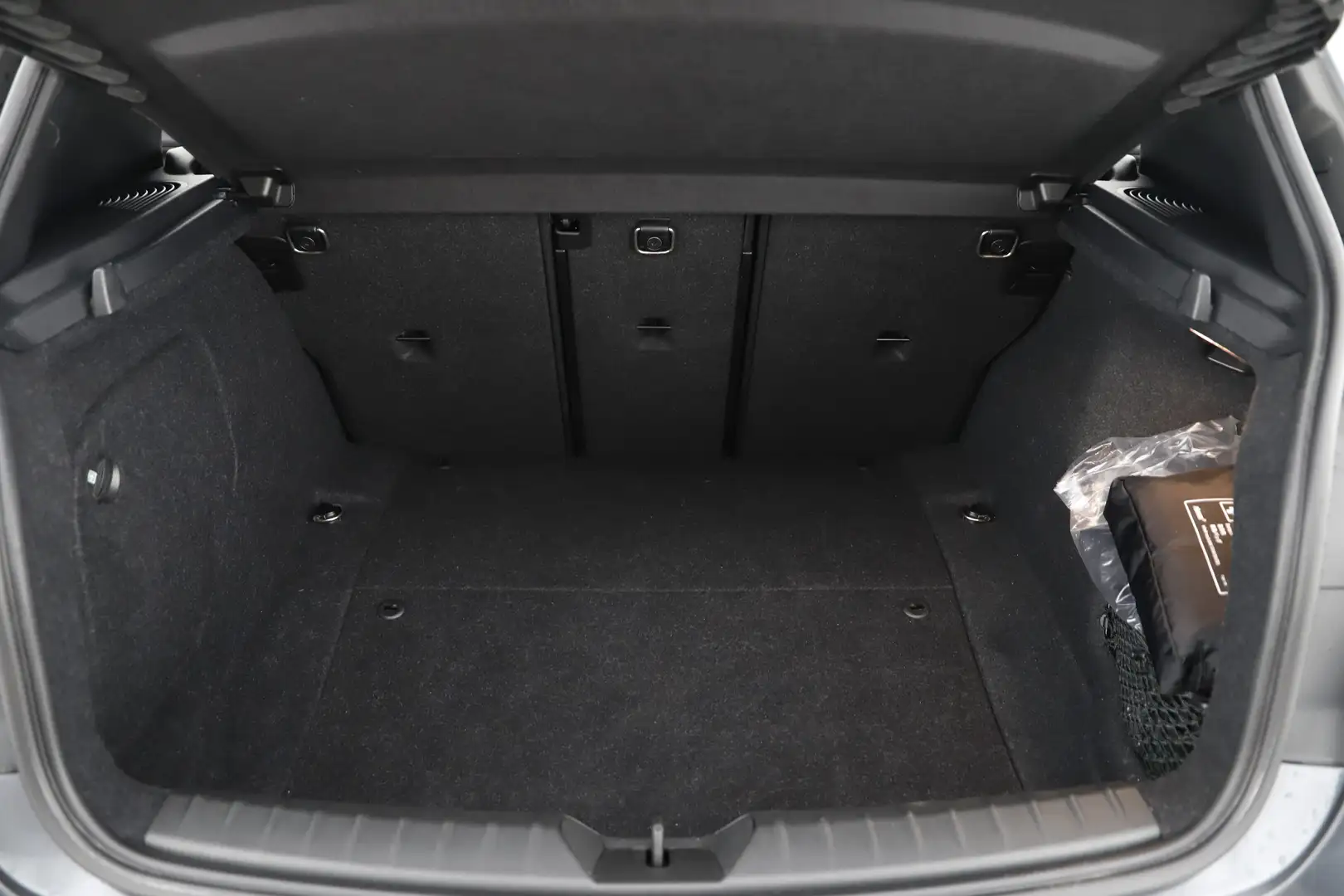 Vehicle image, number 6