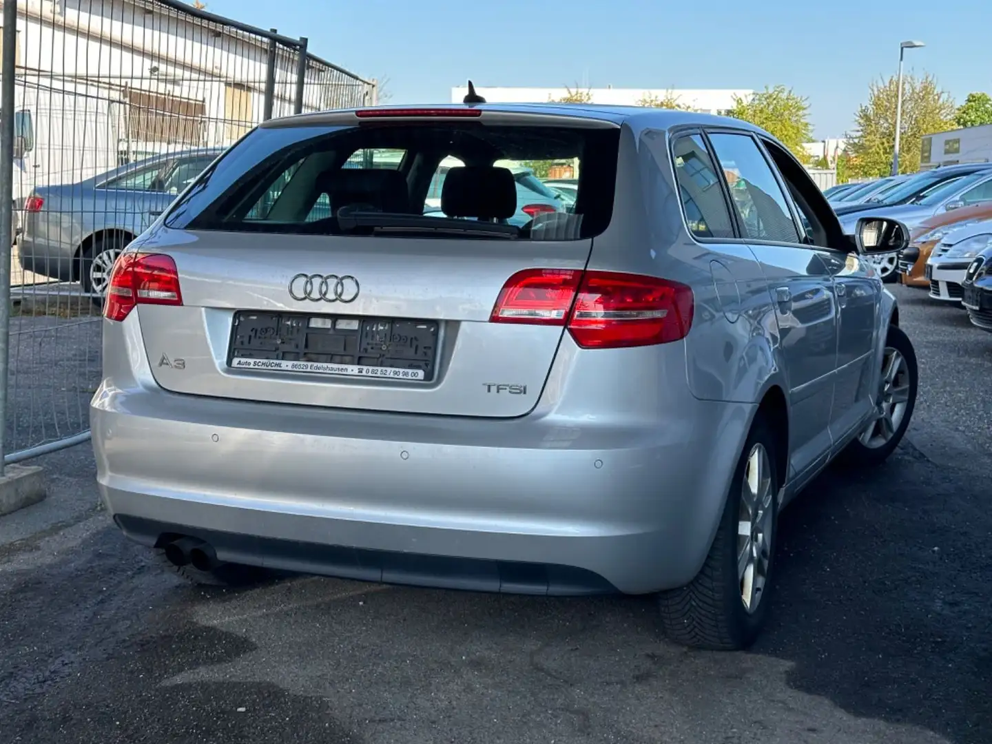 Vehicle image, number 4