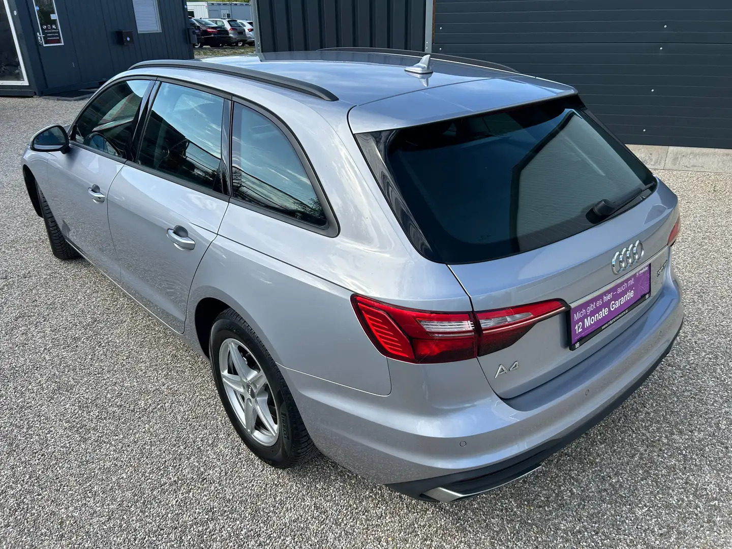 Vehicle image, number 17