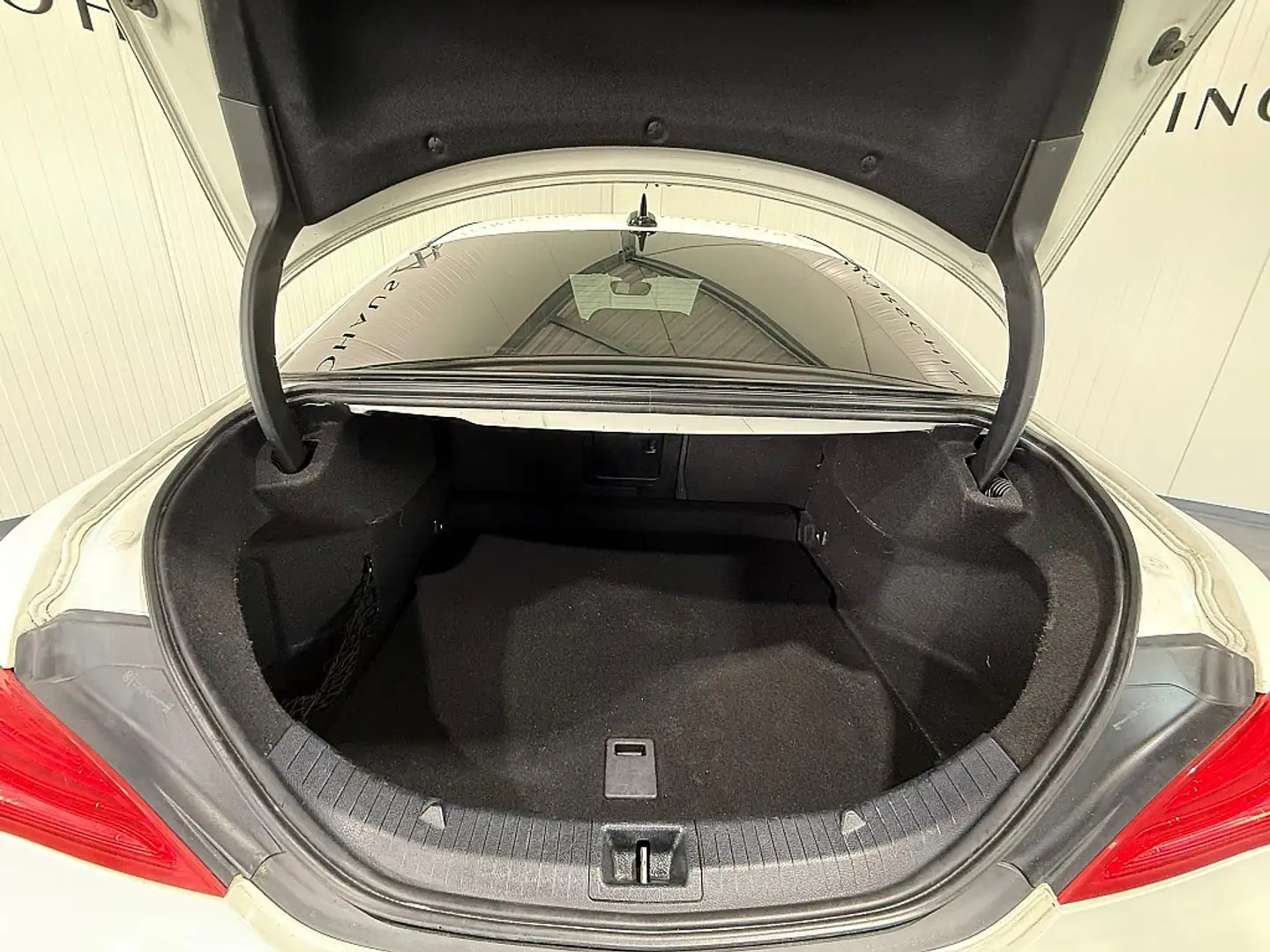 Vehicle image, number 14