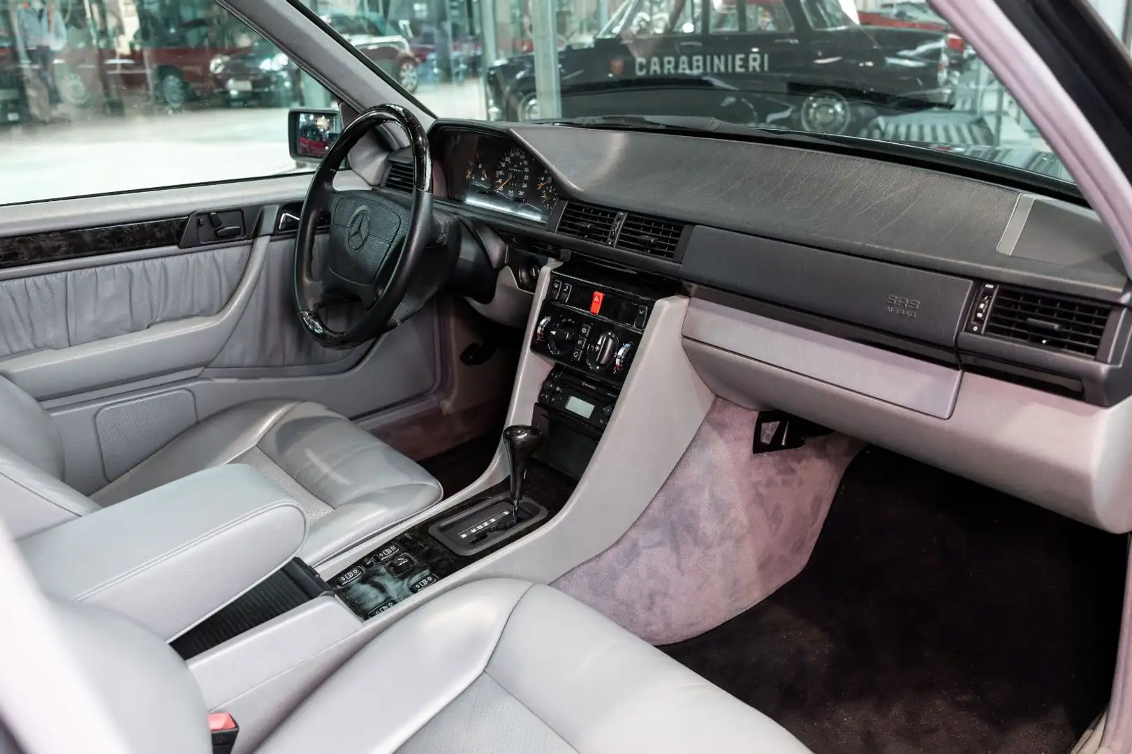 Vehicle image, number 9