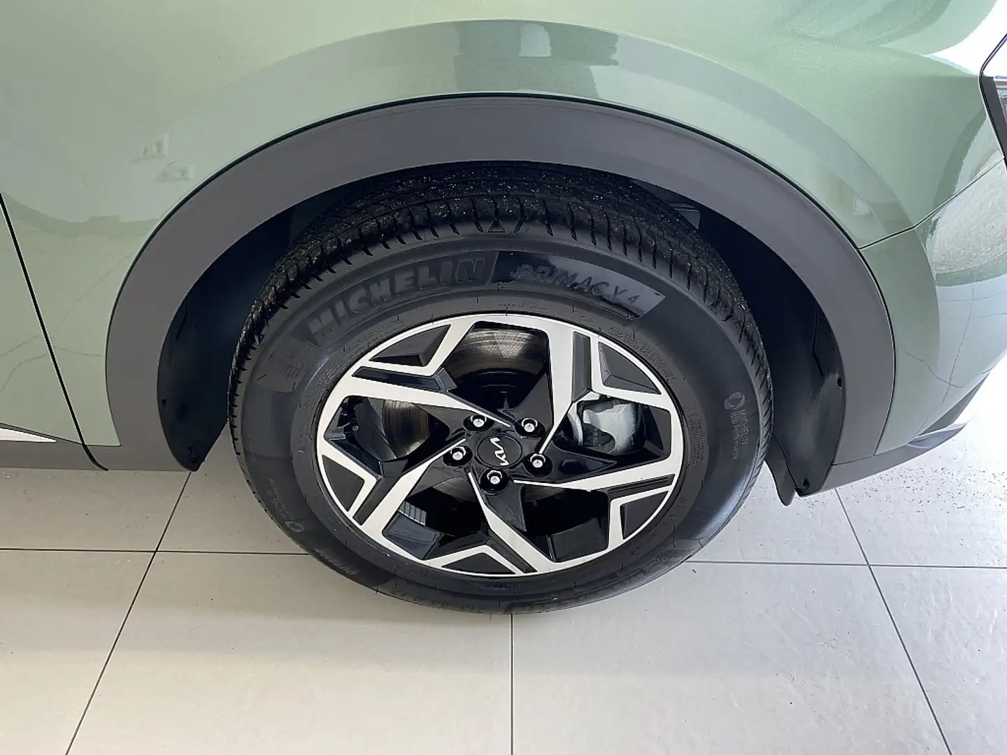 Vehicle image, number 5
