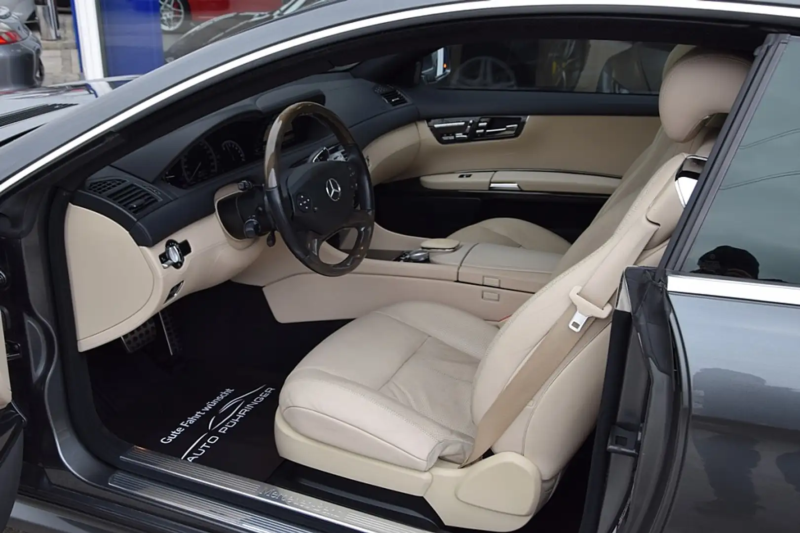 Vehicle image, number 4