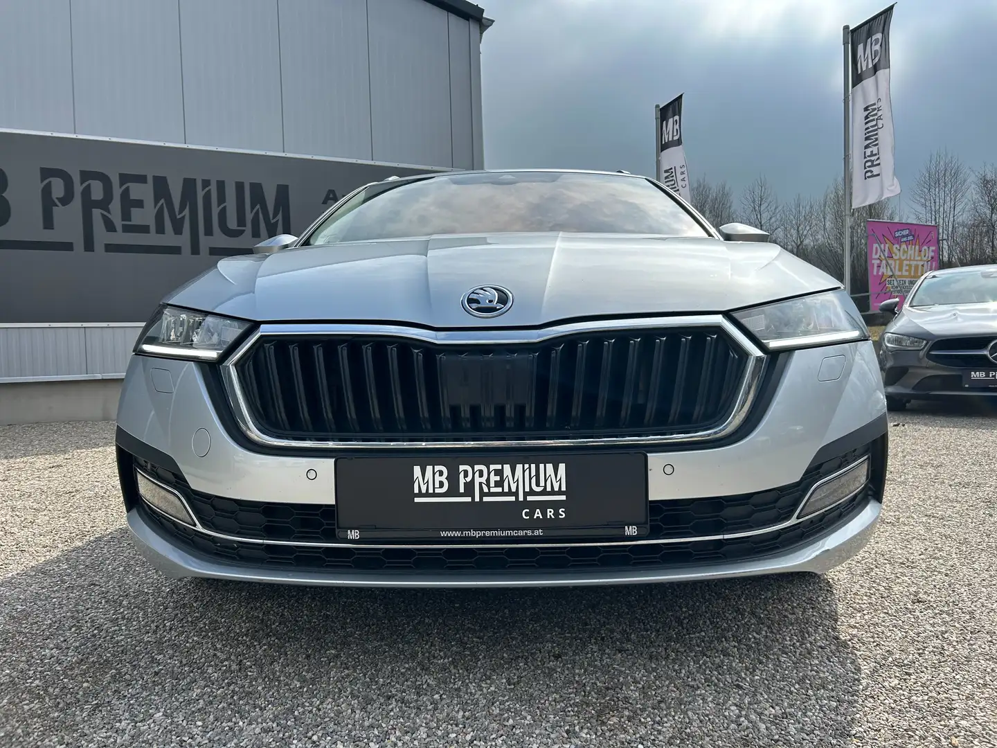Vehicle image, number 6