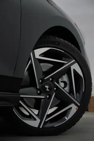 Vehicle image thumbnail, number 9