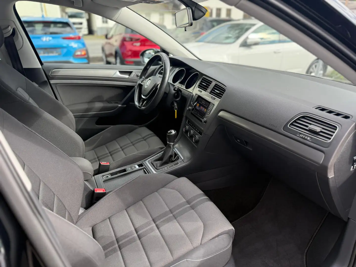 Vehicle image, number 9