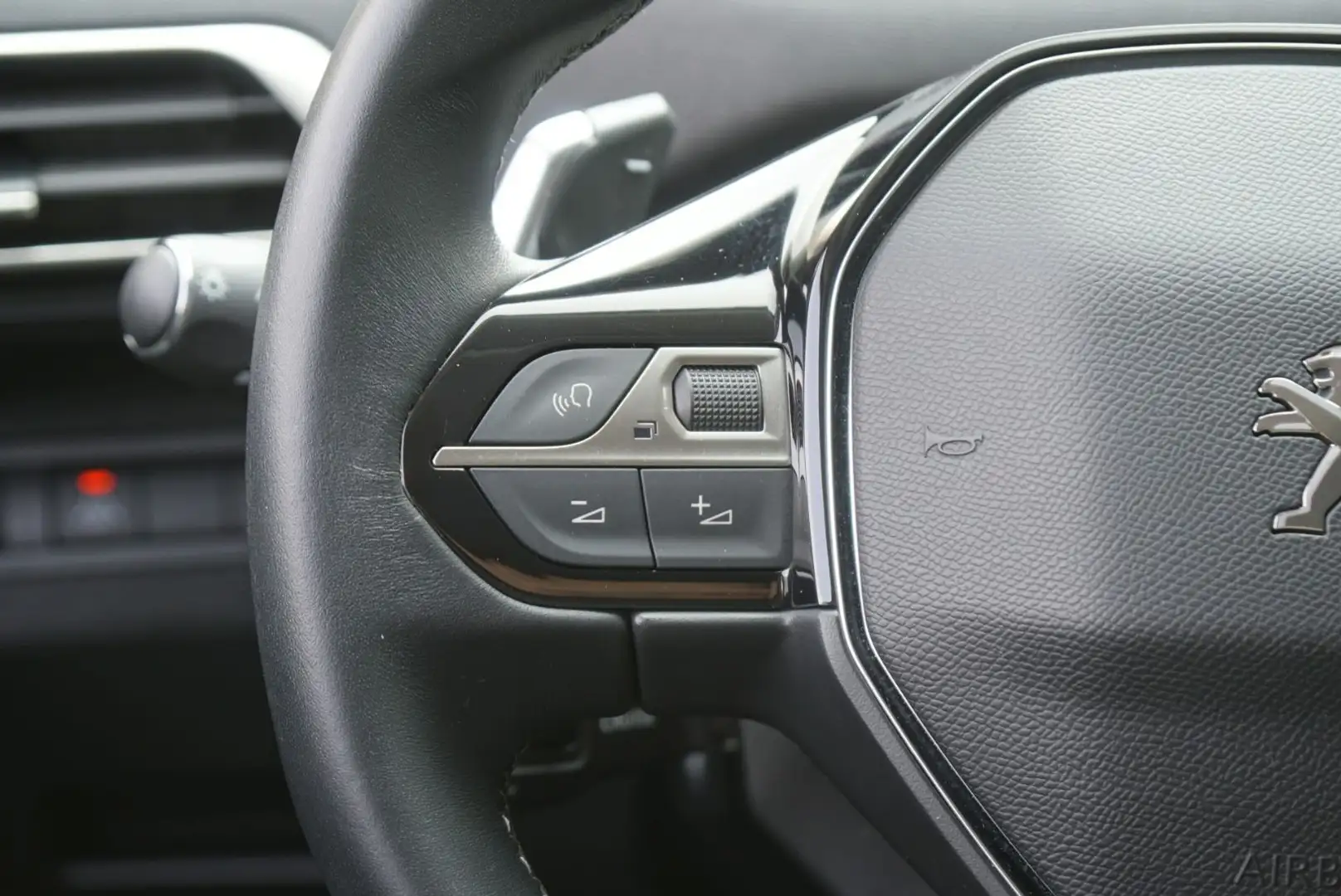 Vehicle image, number 14