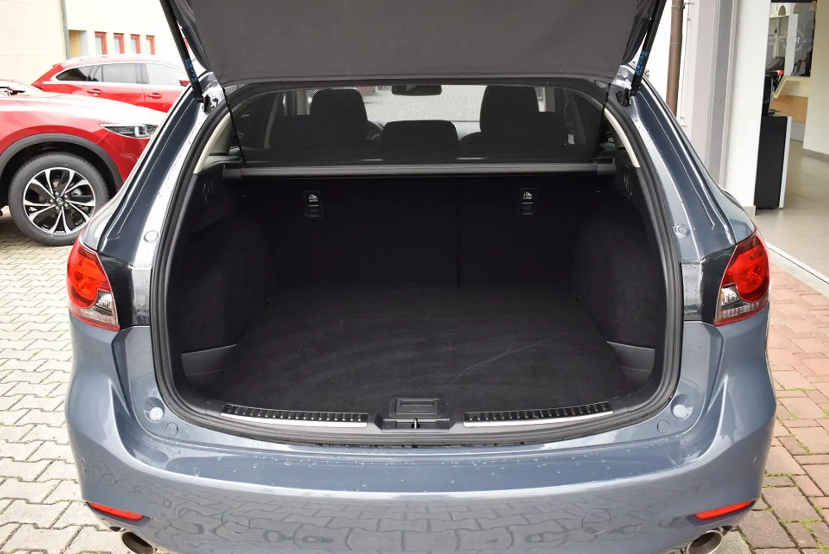 Vehicle image, number 14
