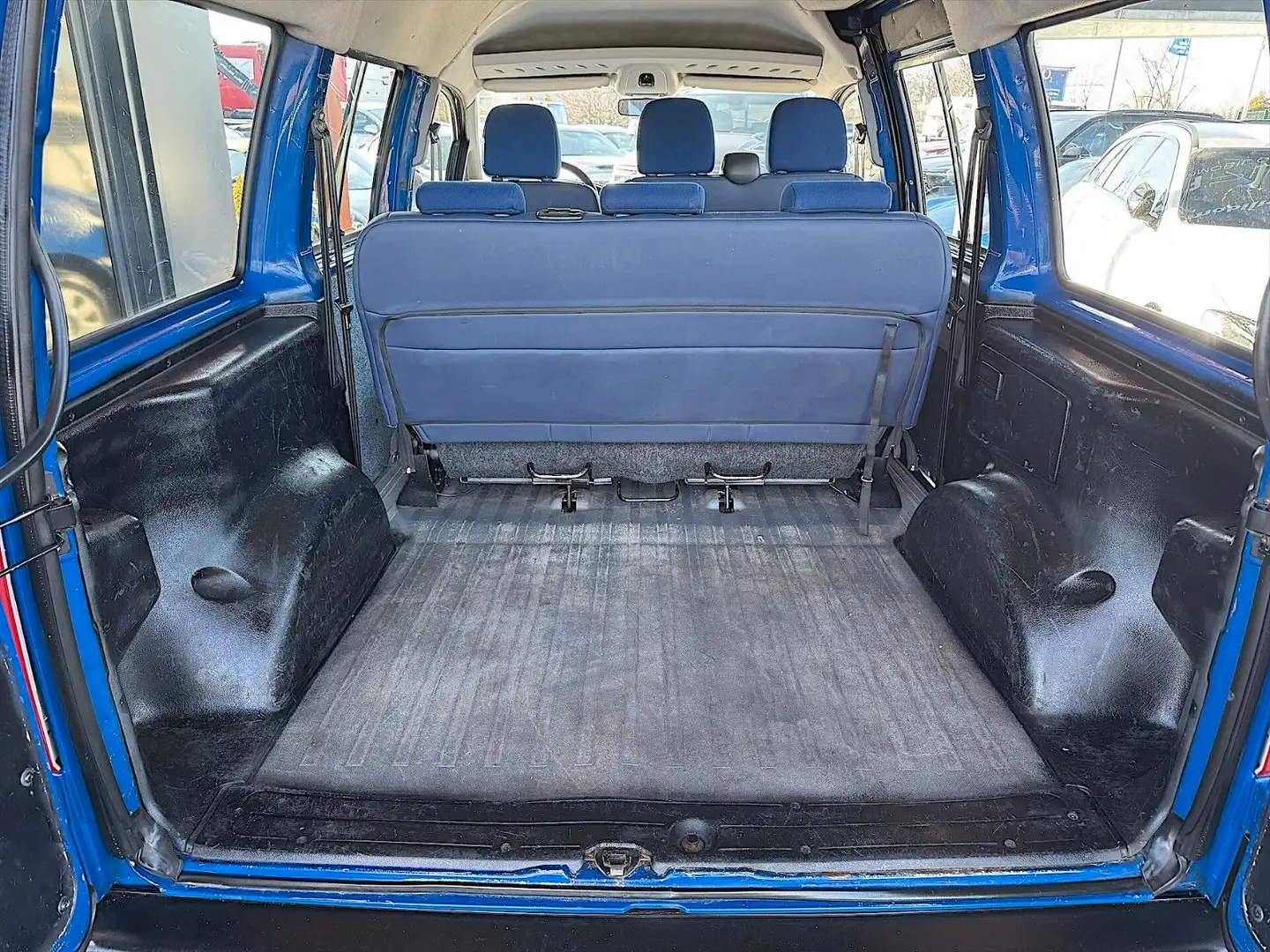 Vehicle image, number 6