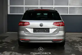Vehicle image thumbnail, number 4