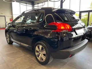 Vehicle image thumbnail, number 4