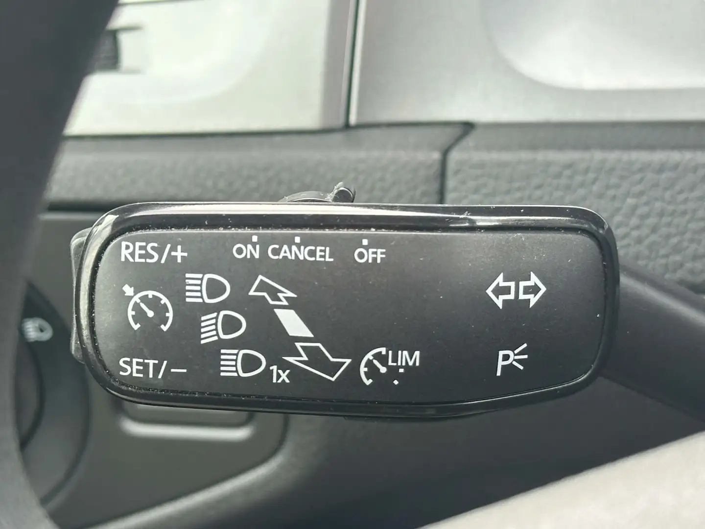 Vehicle image, number 11