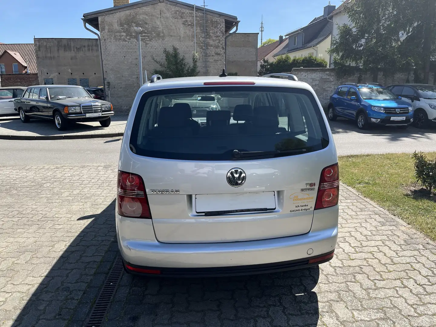 Vehicle image, number 6