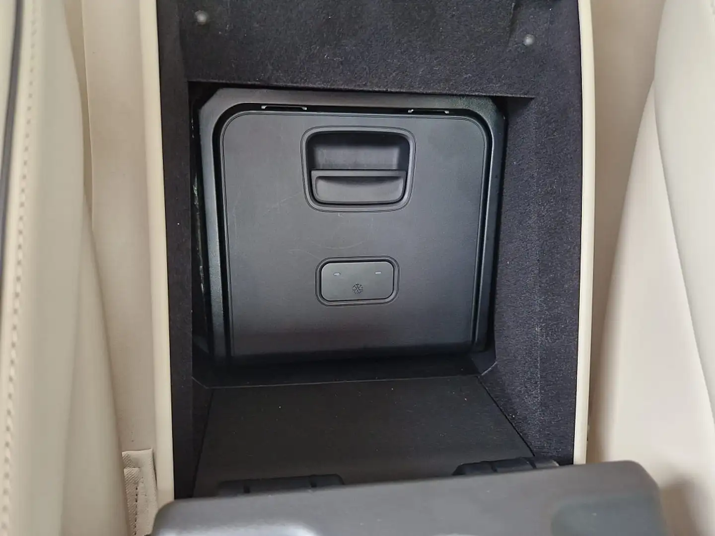 Vehicle image, number 16