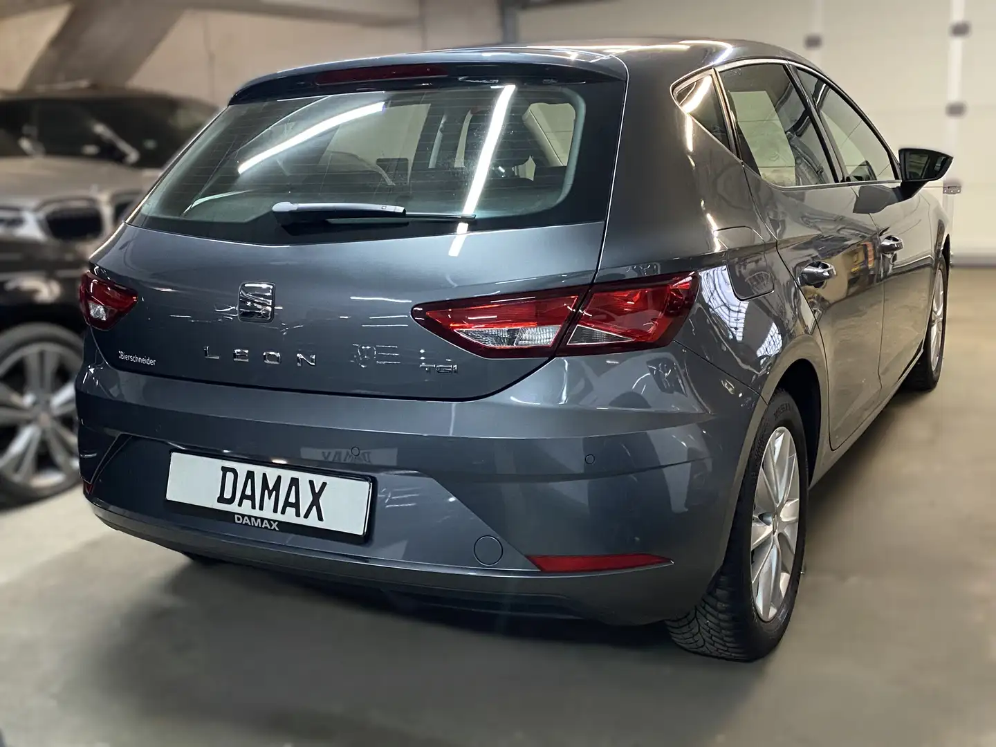 Vehicle image, number 3