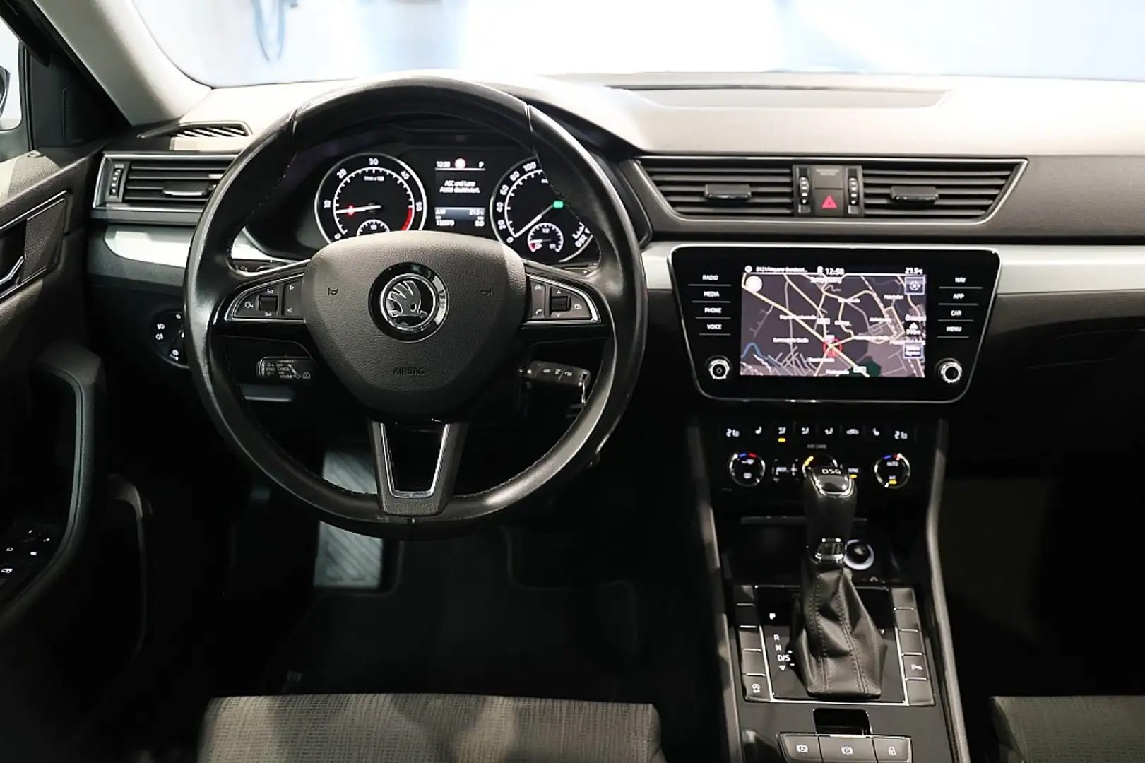 Vehicle image, number 13