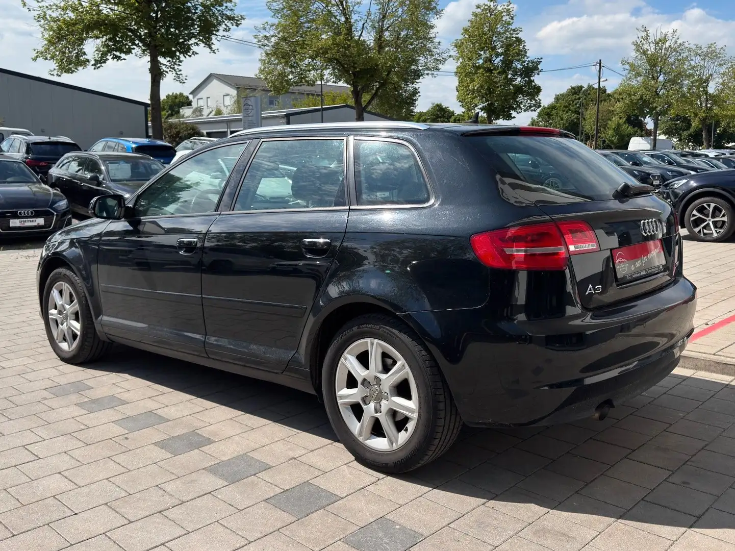 Vehicle image, number 3