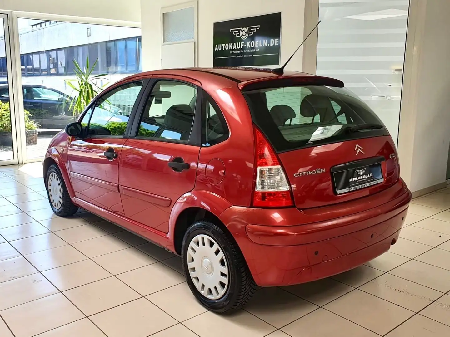 Vehicle image, number 3