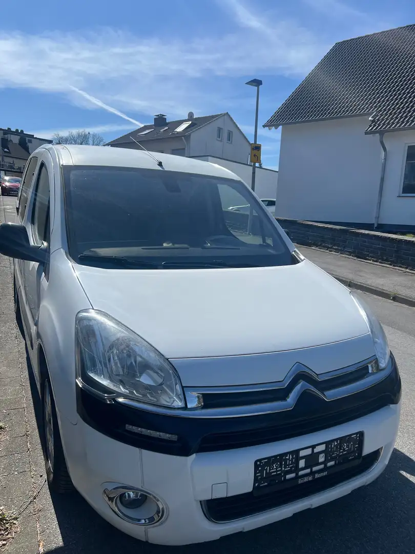 Vehicle image, number 2