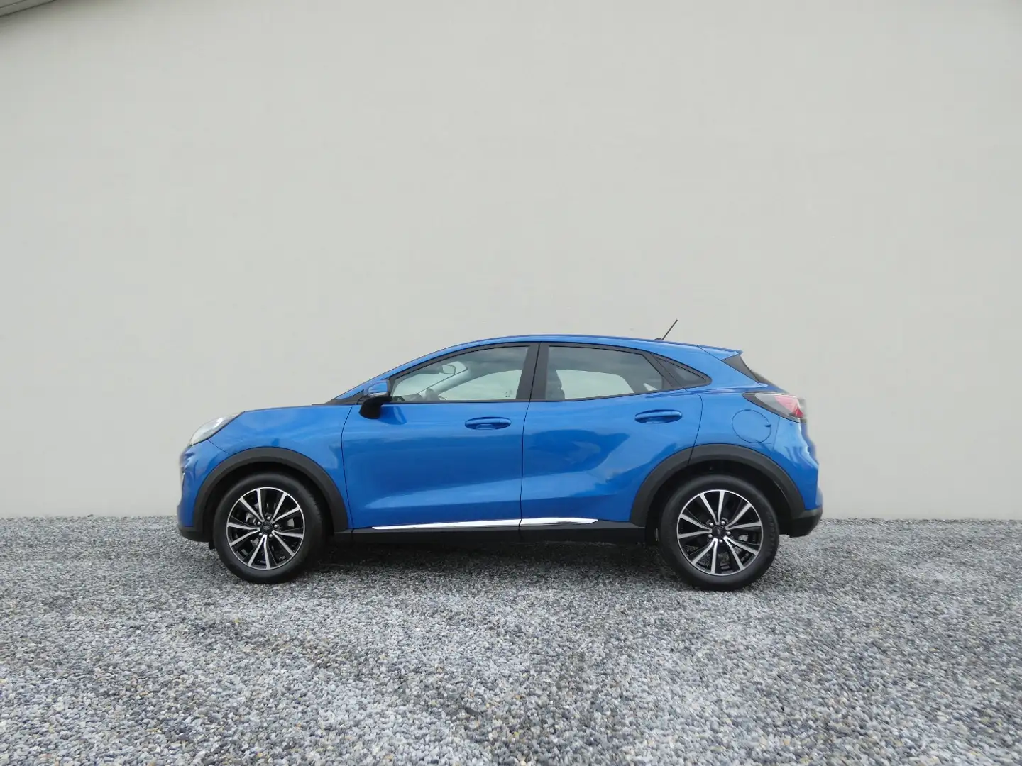 Vehicle image, number 9