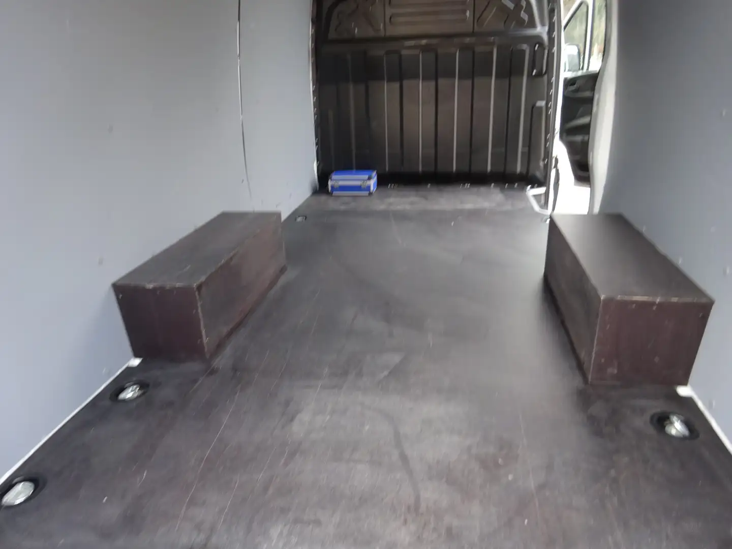 Vehicle image, number 11