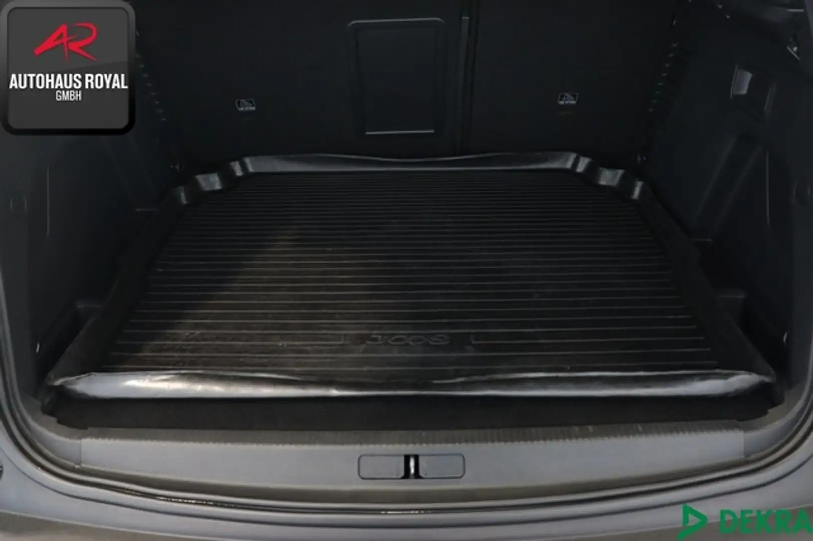 Vehicle image, number 10