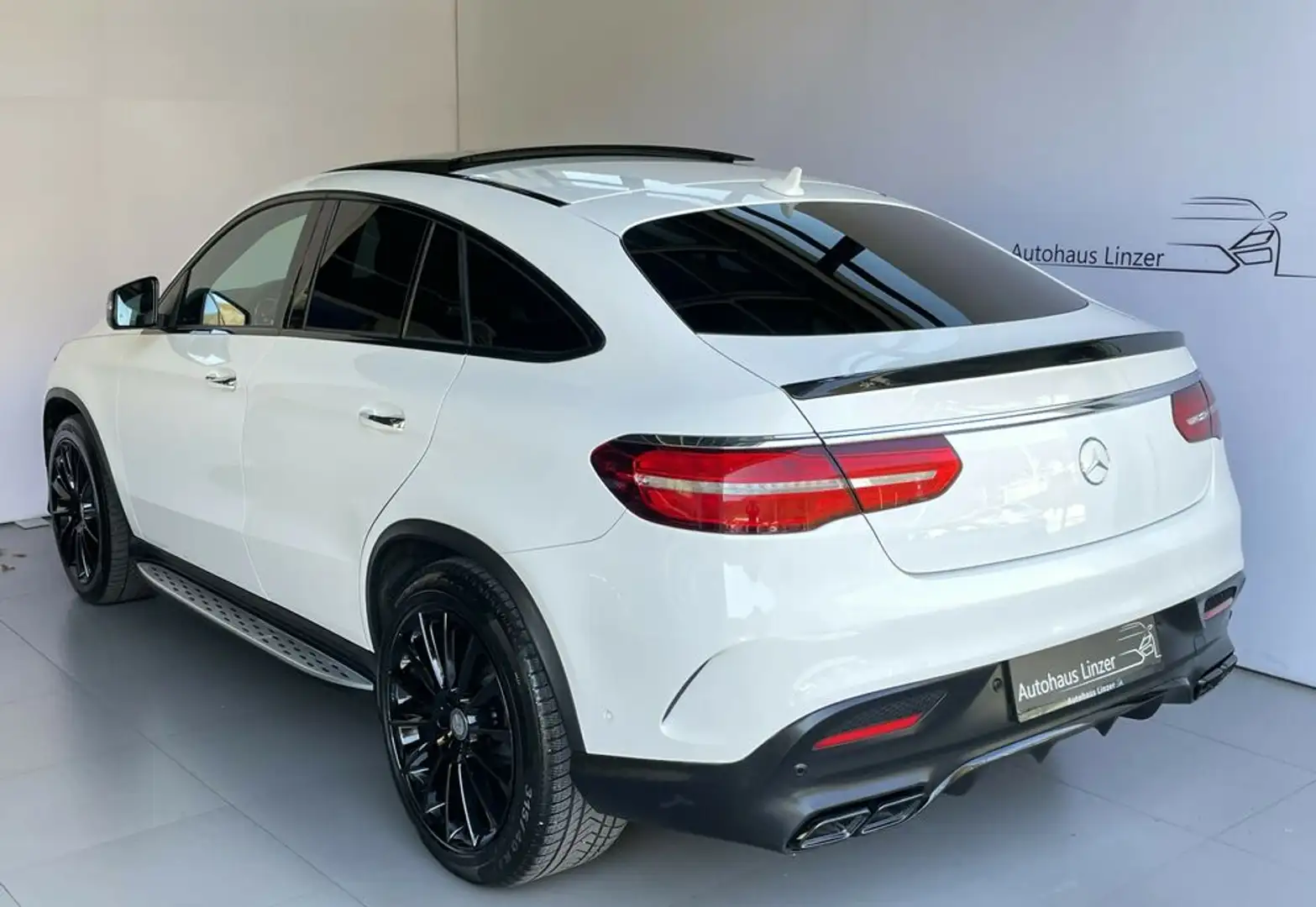 Vehicle image, number 2
