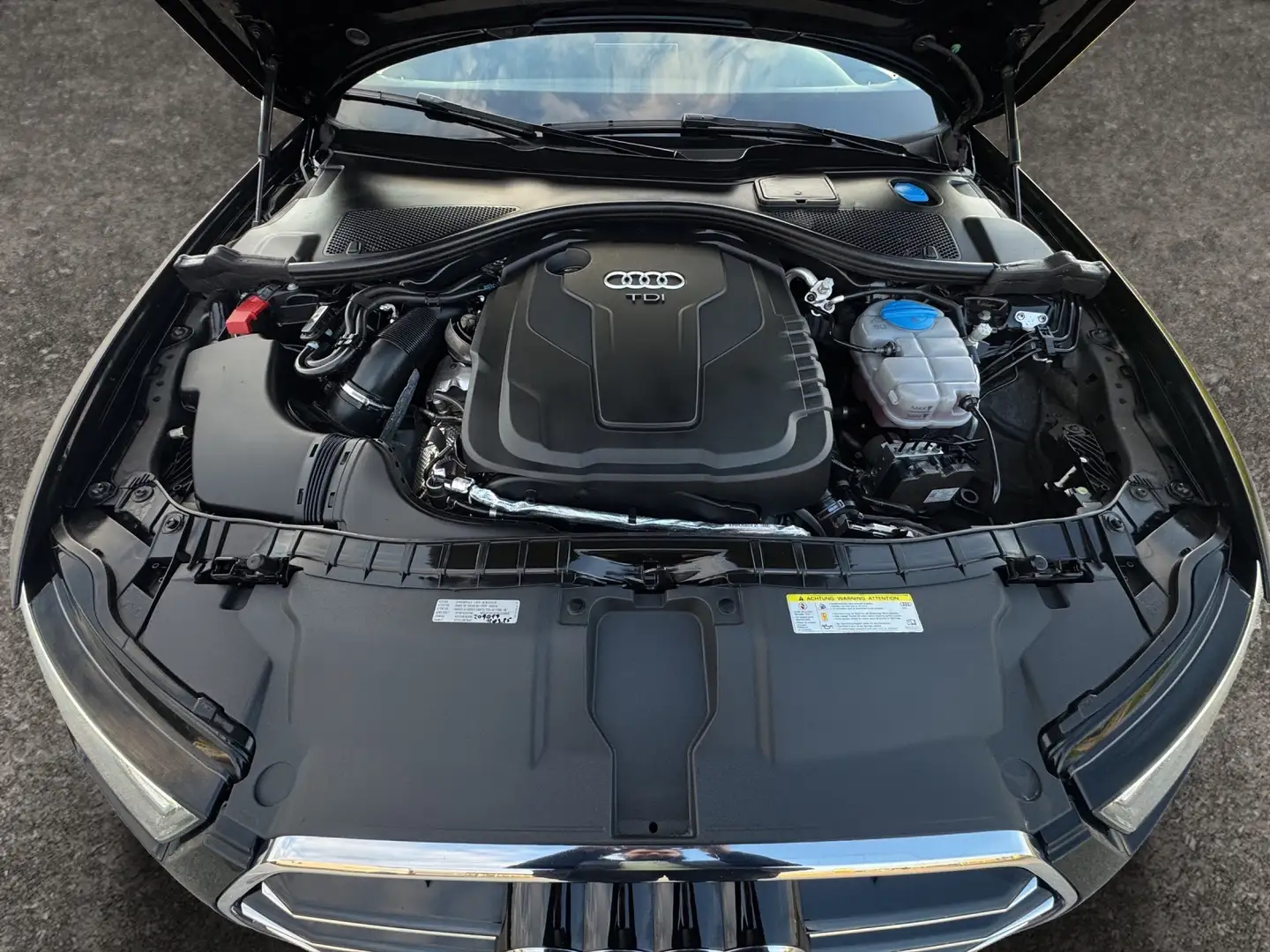 Vehicle image, number 14