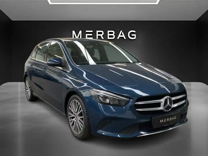 Additional image of the vehicle