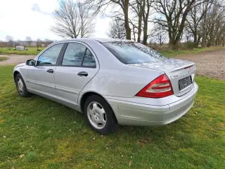 Vehicle image thumbnail, number 3