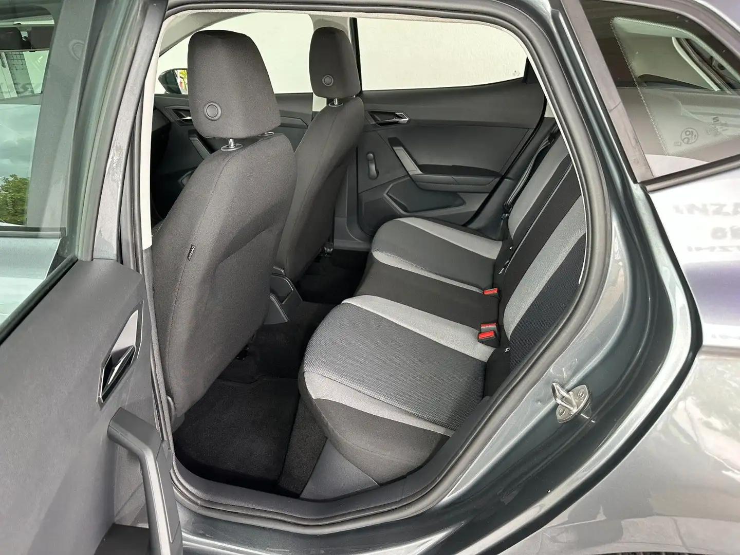 Vehicle image, number 7