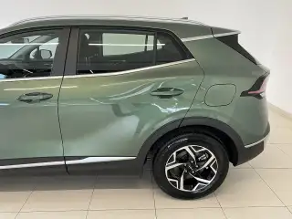Vehicle image thumbnail, number 7