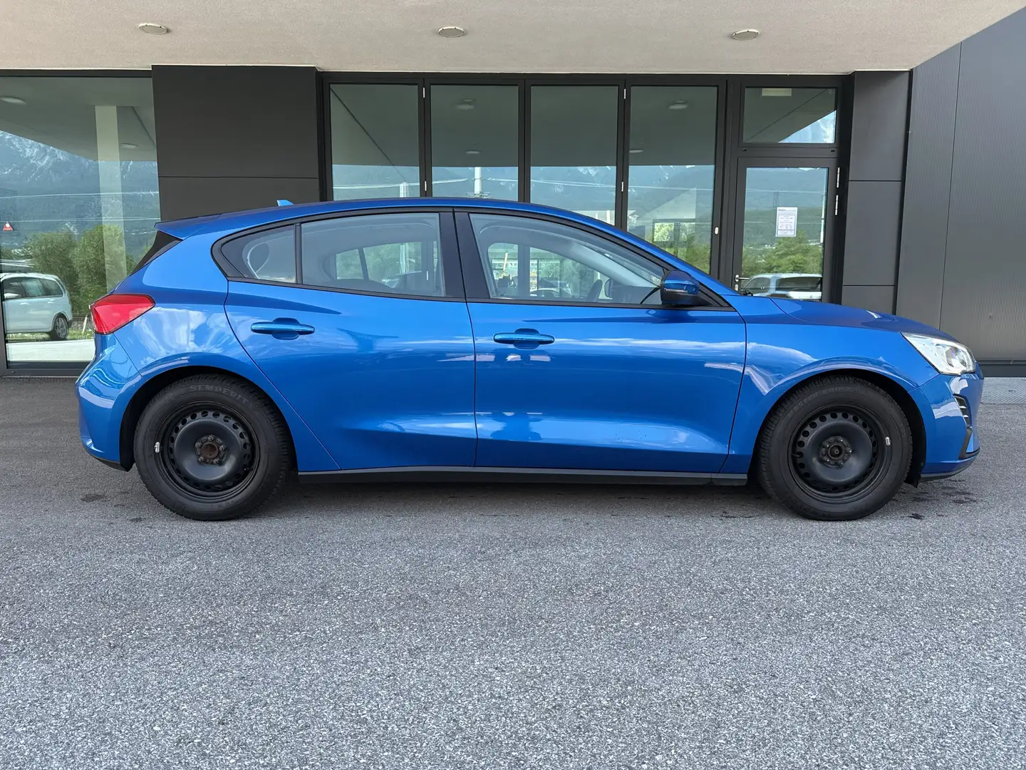 Vehicle image, number 5