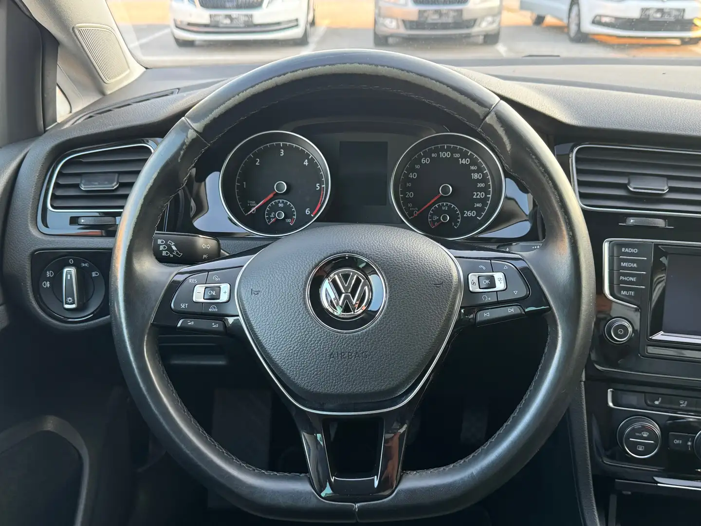Vehicle image, number 13