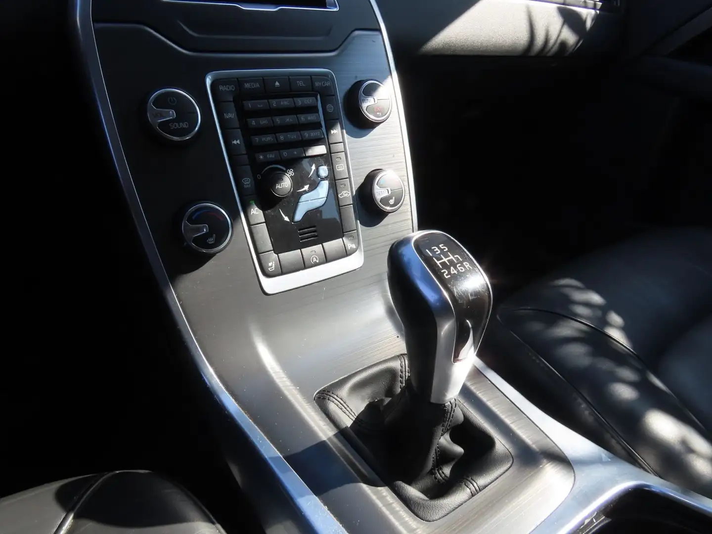 Vehicle image, number 14