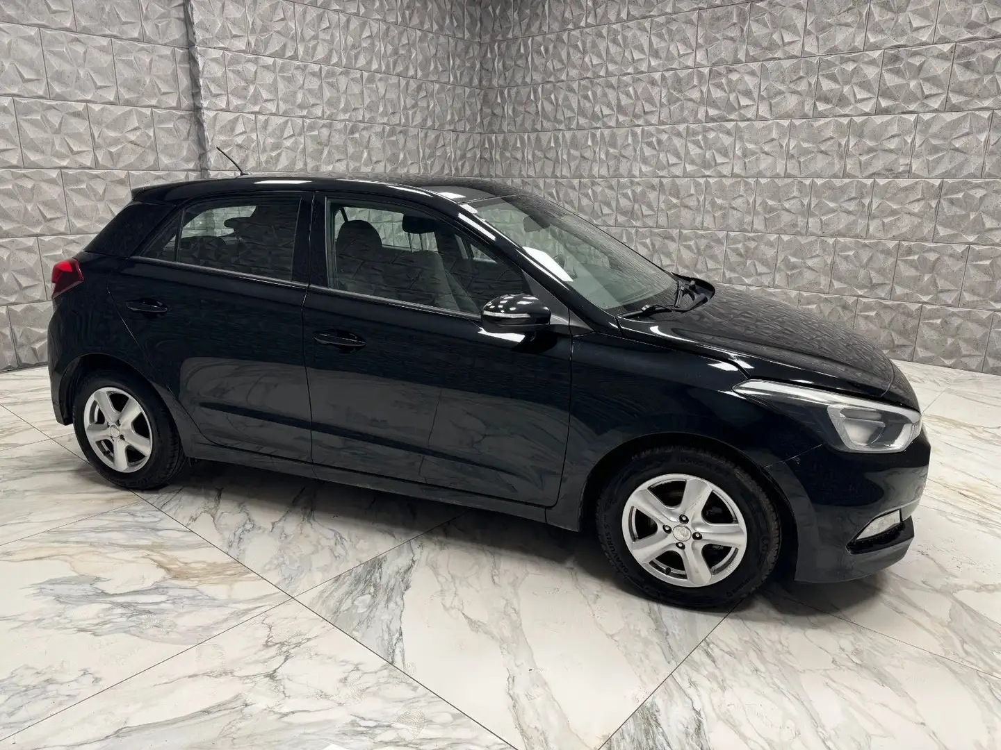 Vehicle image, number 7