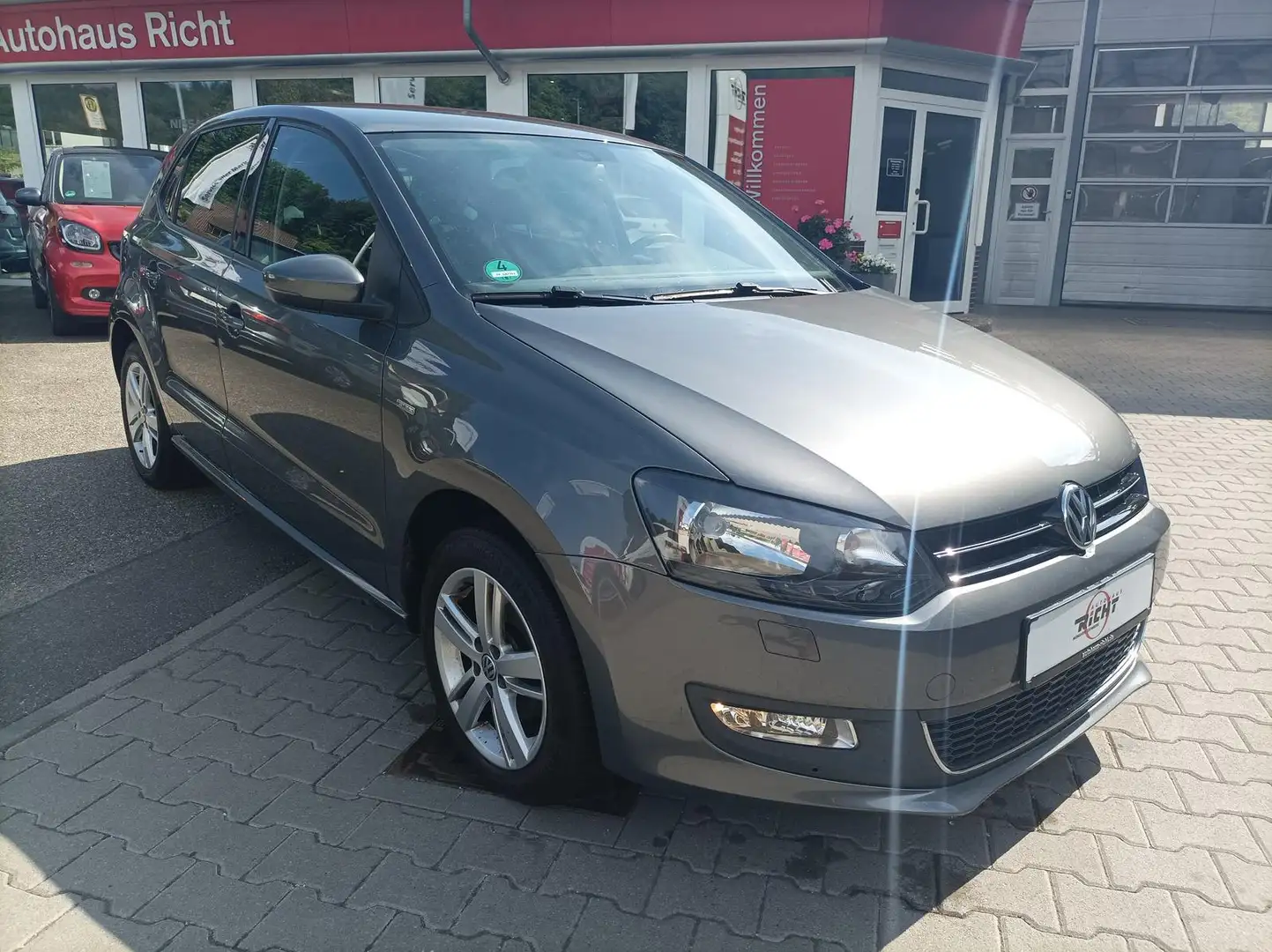 Vehicle image, number 3