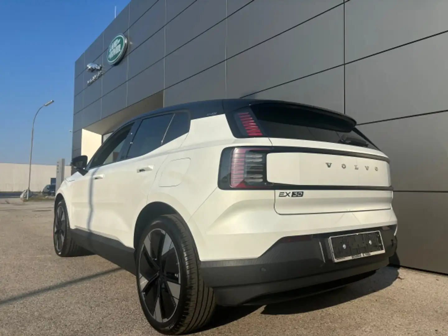 Vehicle image, number 6