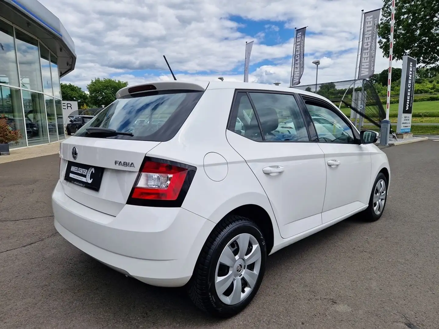 Vehicle image, number 10