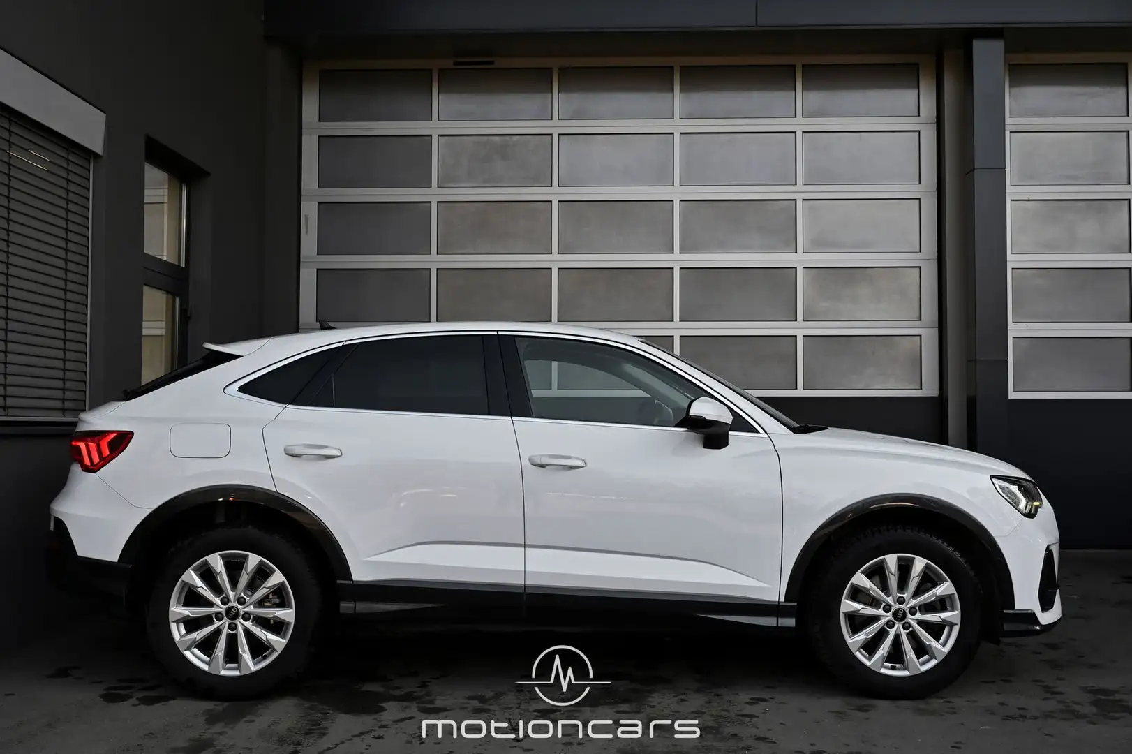 Vehicle image, number 5