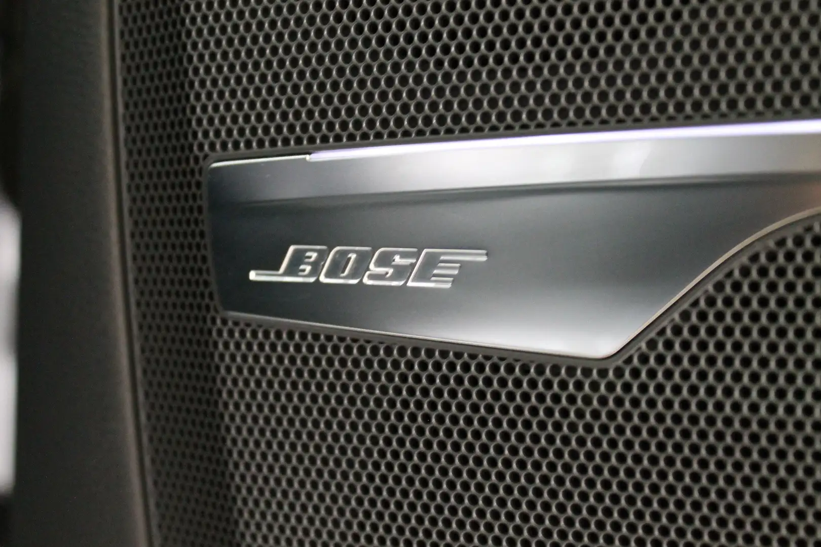 Vehicle image, number 12