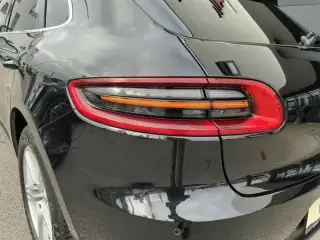 Vehicle image thumbnail, number 8